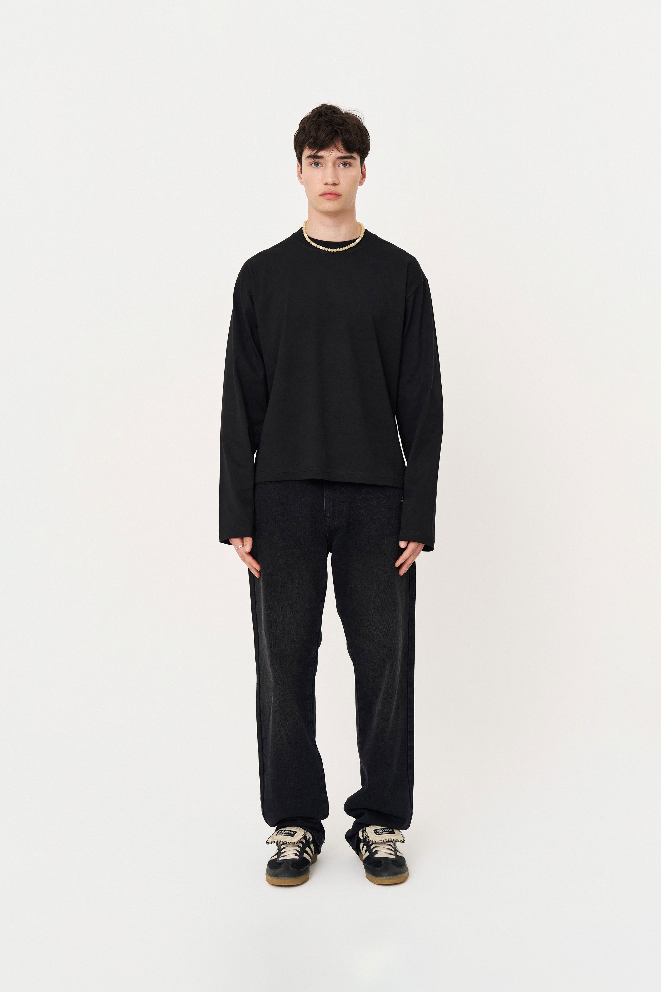 Uzun Kollu Nakışlı Oversize Siyah T-Shirt