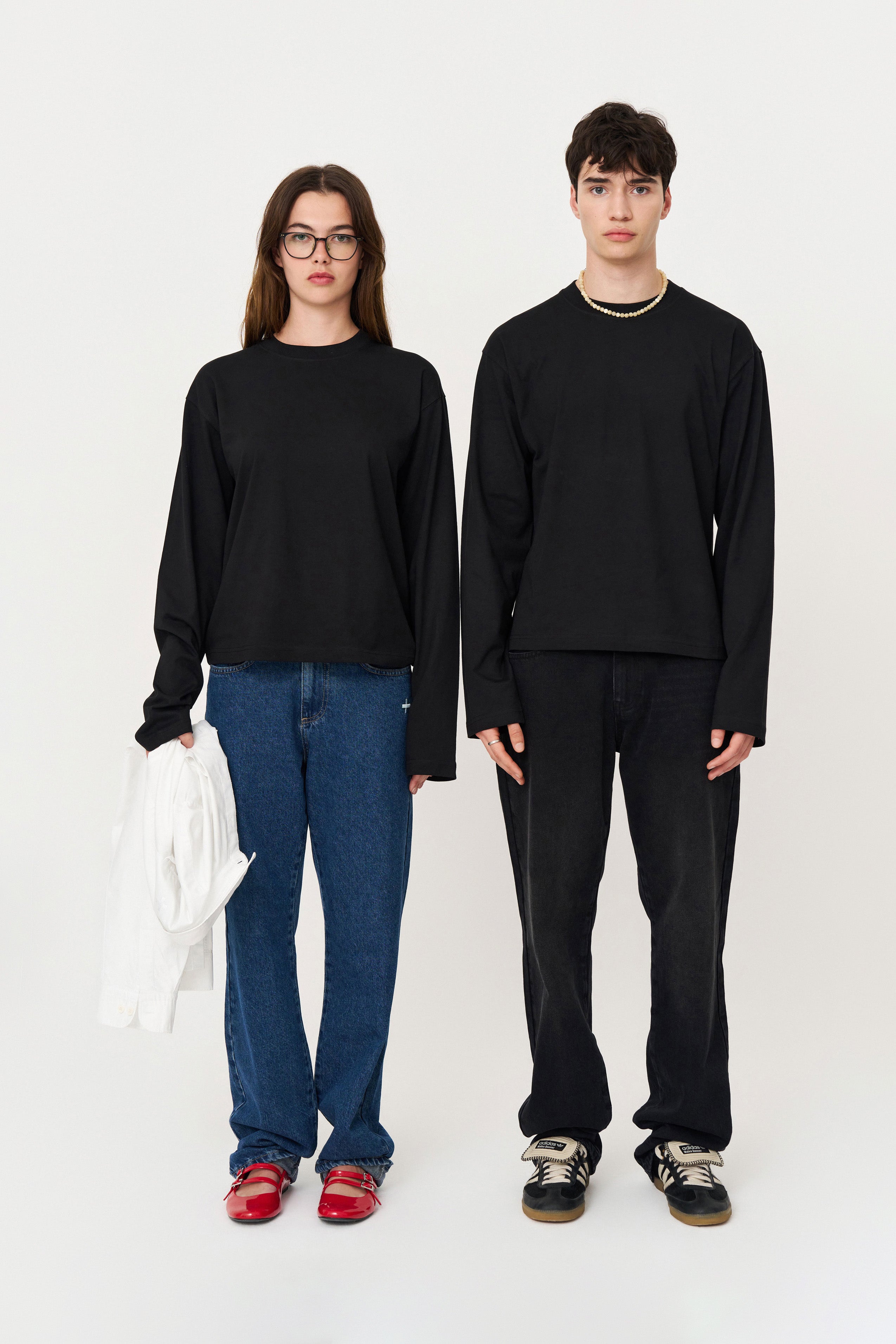 Uzun Kollu Nakışlı Oversize Siyah T-Shirt